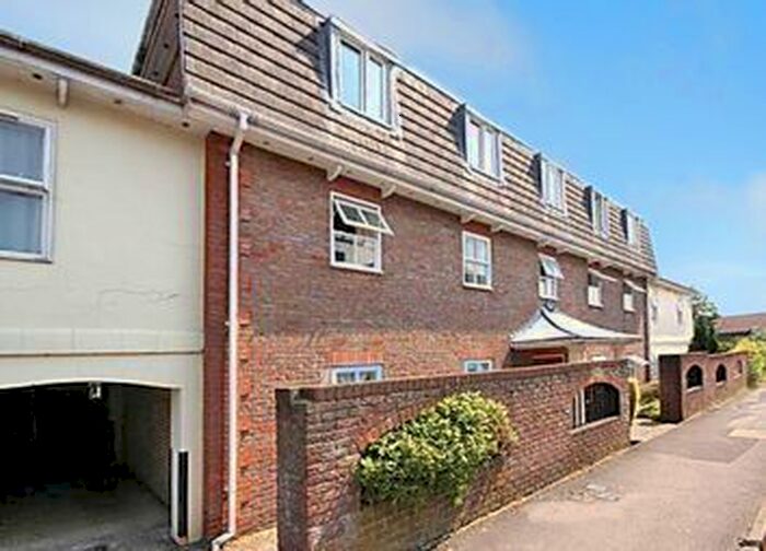 1 Bedroom Flat To Rent In Ashley Court, York Mews, Alton, GU34