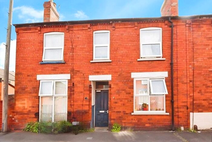 2 Bedroom Terraced House For Sale In Henry Street, Lincoln, Lincolnshire, LN5