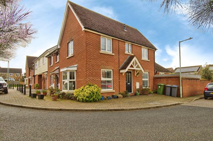 3 Bedroom End Of Terrace House For Sale In Pine Drive, Ipswich, IP3