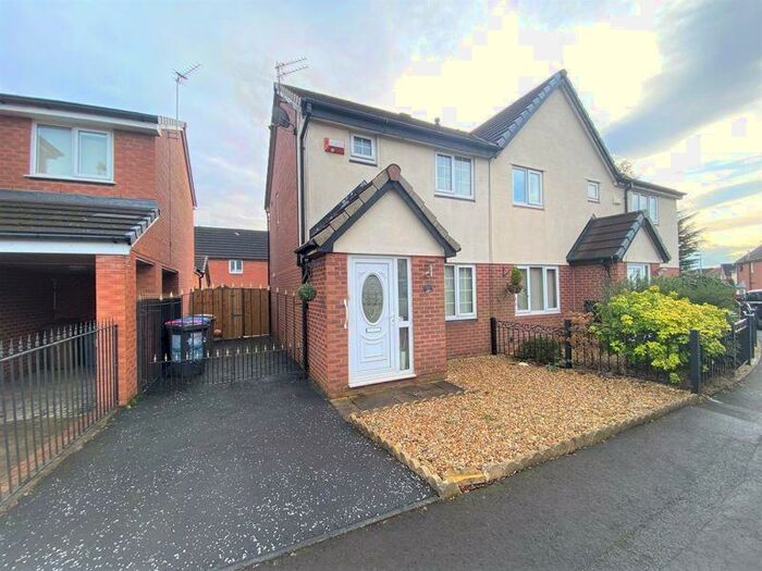 2 Bedroom Semi-Detached House To Rent In Wayfarers Way, Manchester, M27