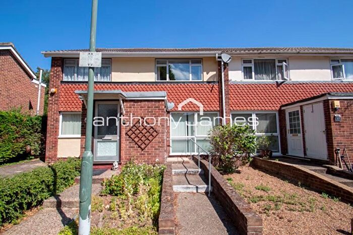 2 Bedroom Maisonette To Rent In Claremont Crescent, Dartford, DA1