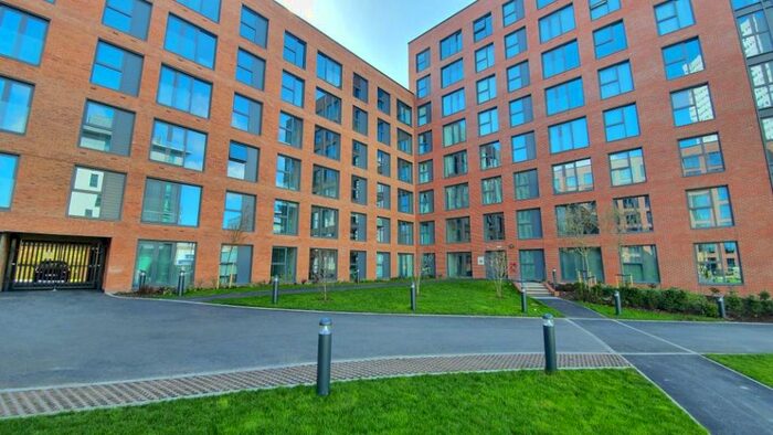 2 Bedroom Apartment To Rent In The Axium, Windmill Street, Birmingham, B1
