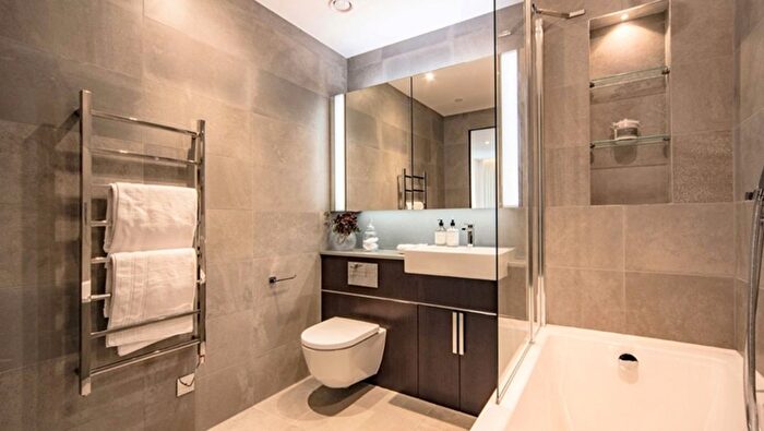 2 Bedroom Flat To Rent In Charles Clowes Walk, London, SW11