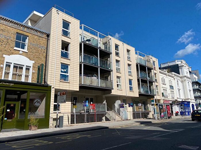 1 Bedroom Apartment To Rent In Canute Road, Southampton, SO14