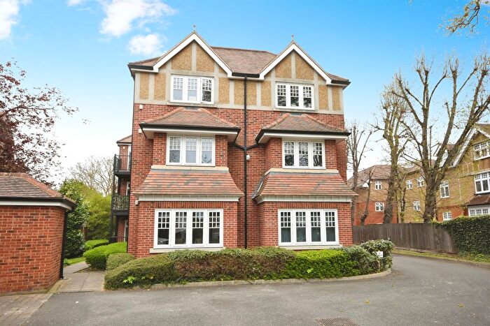 2 Bedroom Flat For Sale In Main Road, Romford, RM2