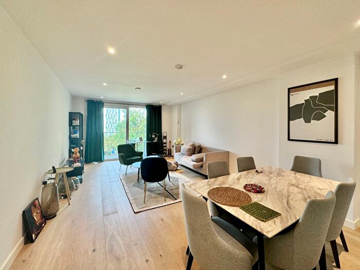 2 Bedroom Flat To Rent In Rodney Street, London, N1