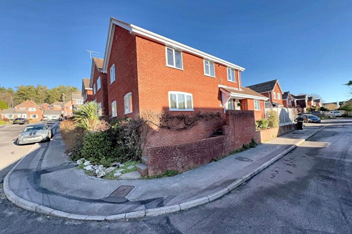 4 Bedroom Detached House For Sale In Colehill, BH21