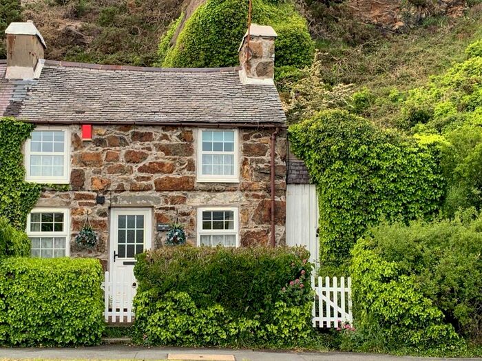 3 Bedroom End Of Terrace House For Sale In Abererch Road, Pwllheli, Gwynedd, LL53