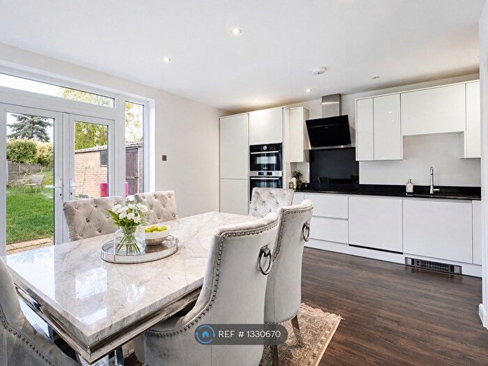 3 Bedroom Semi-detached House To Rent In Middleton Drive, Pinner, HA5