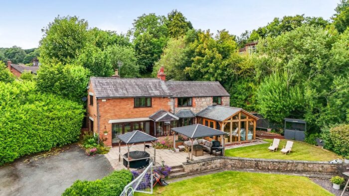 4 Bedroom Detached House For Sale In Lapworth Lodge, Pant, Oswestry, SY10