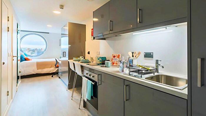 Studio To Rent In City Road, Cathays, Cardiff, CF24