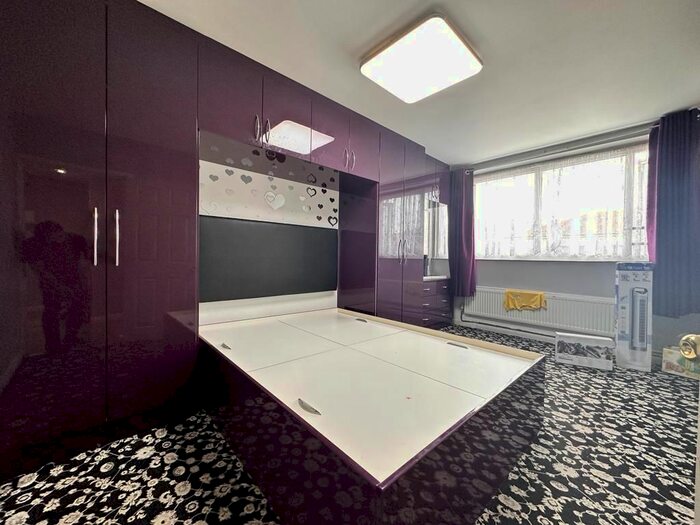 2 Bedroom Flat To Rent In Lady Margaret Road, Southall, UB1