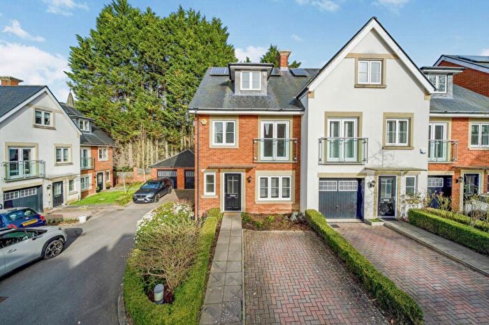4 Bedroom Terraced House To Rent In Leatherhead/Headley Borders, KT22