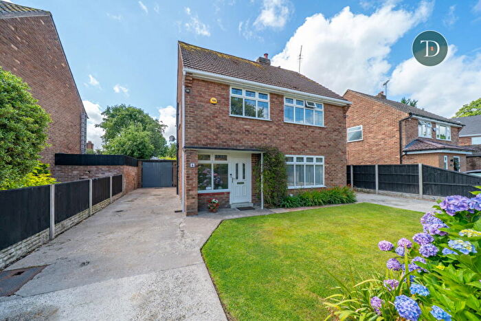 3 Bedroom Detached House For Sale In The Paddock, Great Sutton, Ellesmere Port, CH66