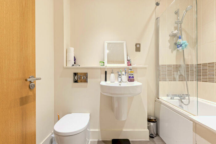 2 Bedroom House For Sale In Pecketts Gate, Chichester, West Sussex, PO19