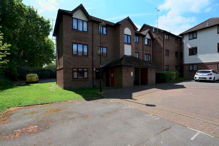 1 Bedroom Ground Maisonette To Rent In Littlebrook Avenue, Slough, SL2