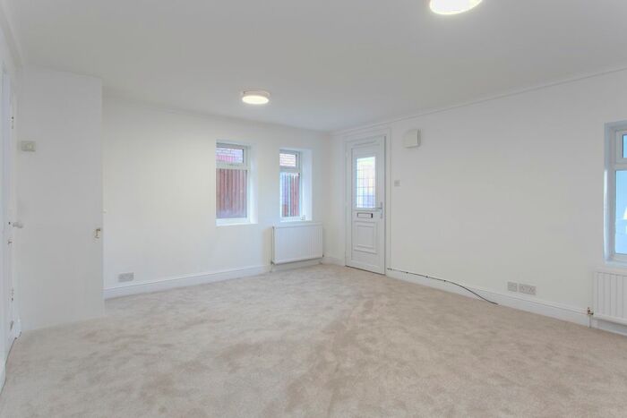 1 Bedroom Flat To Rent In Fincley Road, London, NW11