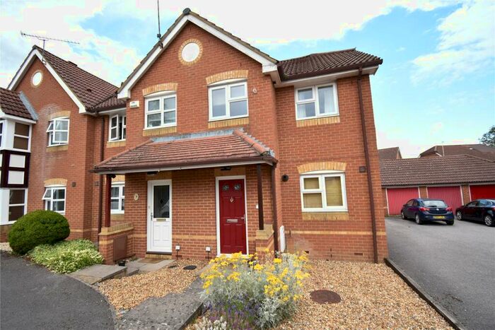 2 Bedroom End Of Terrace House To Rent In Francis Gardens, Bracknell, Berkshire, RG42