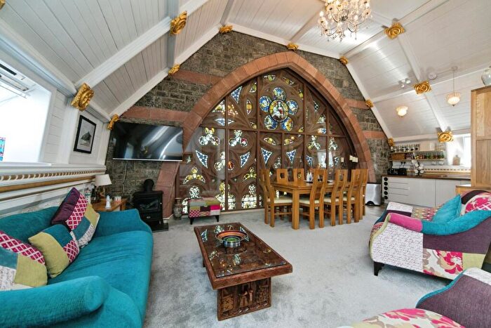 3 Bedroom Apartment For Sale In Porthmadog Road, Criccieth, LL52