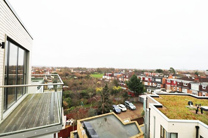 1 Bedroom Flat To Rent In Cavendish Road, Colliers Wood, London, SW19