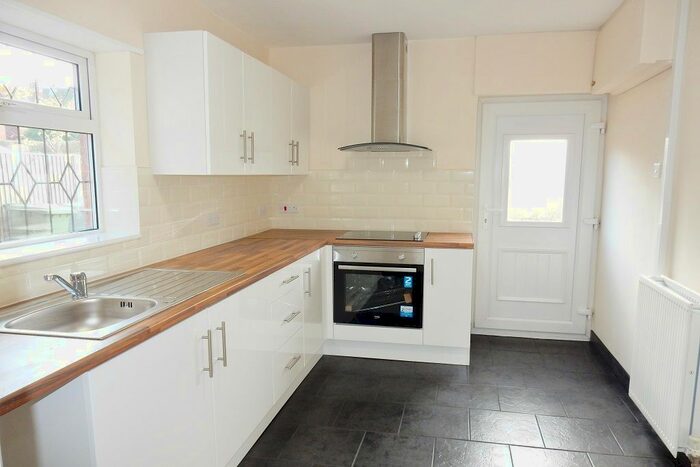 3 Bedroom End Of Terrace House To Rent In Little John Drive, Rainworth, NG21