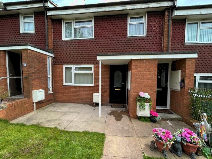 1 Bedroom Apartment To Rent In Warwick Close, Oldbury, West Midlands, B68