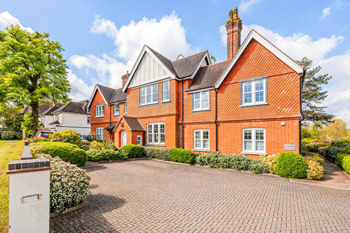 2 Bedroom Apartment To Rent In Oxted, Surrey, RH8