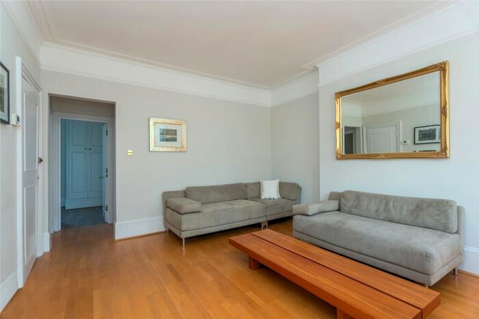 2 Bedroom Flat To Rent In Gayton Crescent, Hampstead, NW3