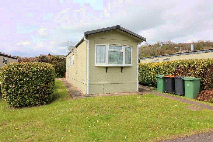 1 Bedroom Park Home To Rent In Castle Hill Road, Totternhoe, Dunstable, LU6