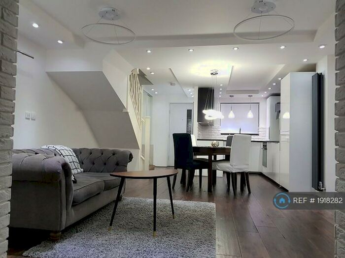 2 Bedroom Terraced House To Rent In Moulton Place, Newcastle Upon Tyne, NE5