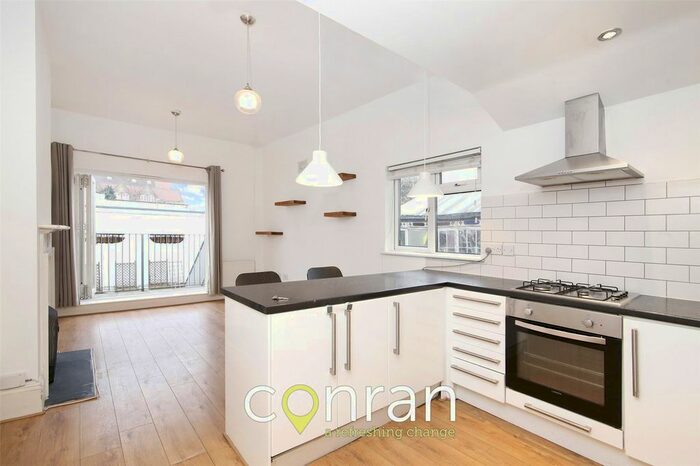 2 Bedroom Flat To Rent In Burrage Road, Woolwich, SE18