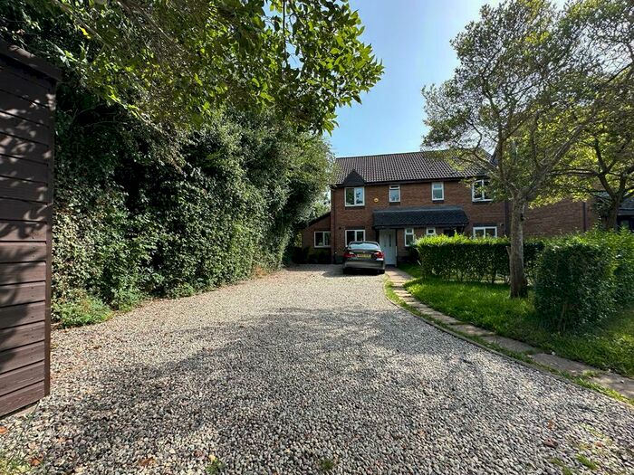 3 Bedroom End Of Terrace House For Sale In Taylors Court, Tiverton, EX16