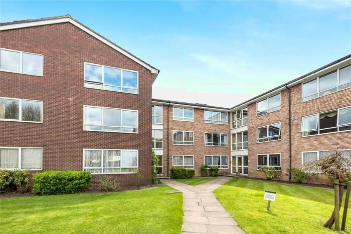 2 Bedroom Flat To Rent In Chase Road, Oakwood N14