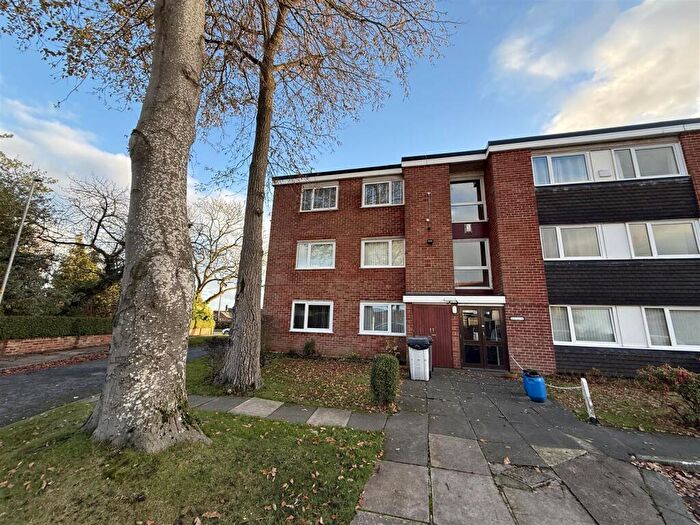 2 Bedroom Apartment For Sale In Pensby Road, Thingwall, Wirral, CH61