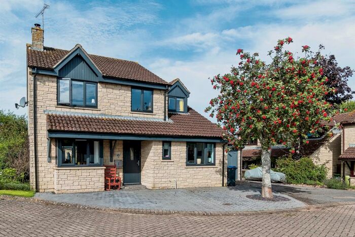 4 Bedroom Detached House For Sale In Godwins Close, Atworth, Melksham, SN12