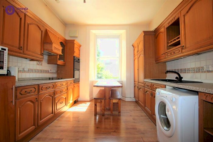 3 Bedroom Flat To Rent In Dalry Road, Dalry, Edinburgh, EH11