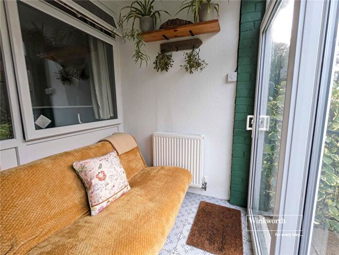 2 Bedroom Apartment To Rent In Montagu Road, Highcliffe, Christchurch, BH23