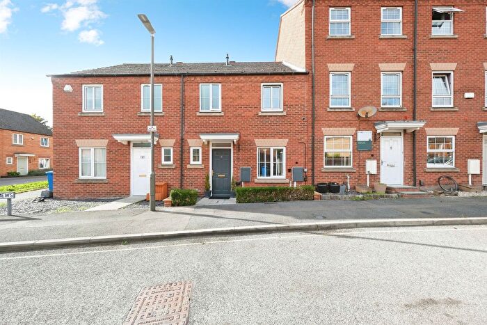 3 Bedroom Property For Sale In Canal Mews, Chesterfield, S41
