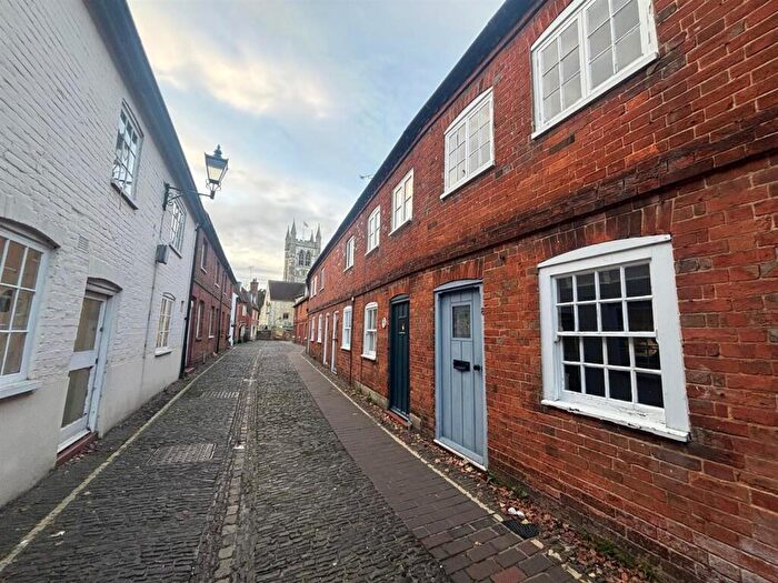 2 Bedroom Character Property To Rent In Lower Church Lane, Farnham, GU9