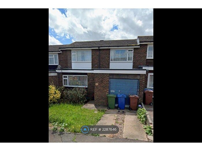 3 Bedroom Terraced House To Rent In Silvertown Avenue, Stanford-Le-Hope, SS17