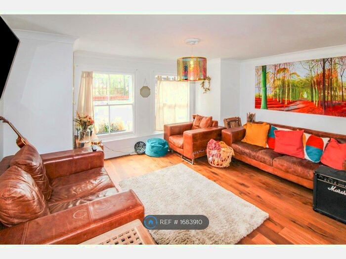 1 Bedroom Flat To Rent In The Chateau North Street, Carshalton, SM5