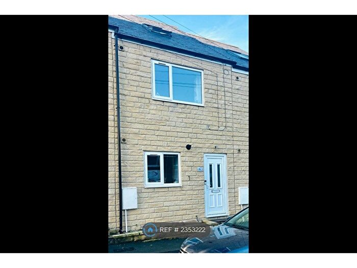 4 Bedroom Terraced House To Rent In James Street, Elland, HX5