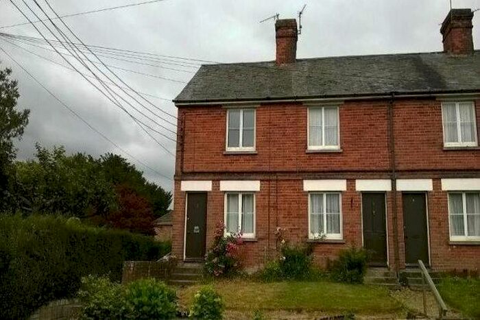 2 Bedroom Cottage To Rent In The Street, Hook, RG29