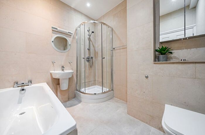 2 Bedroom Flat For Sale In Shelton Street, Covent Garden, London, WC2H