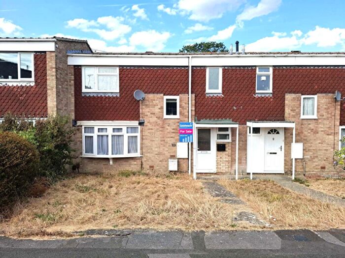 3 Bedroom Terraced House For Sale In Jacobs Walk, Swindon, Wiltshire, SN3