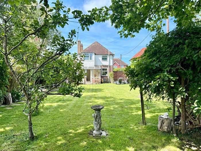 3 Bedroom Detached House For Sale In Wannock Lane, Wannock, Eastbourne, BN20