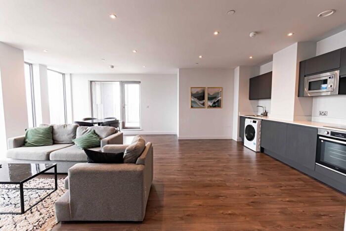 2 Bedroom Apartment To Rent In Greengate, Salford, M3