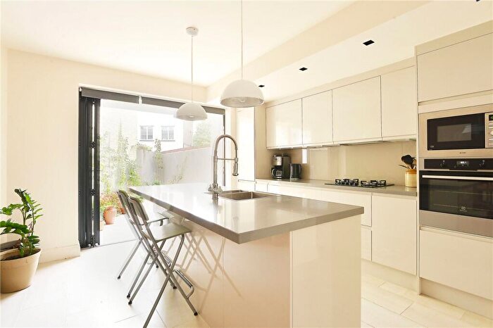 4 Bedroom House To Rent In Crawthew Grove, East Dulwich, London, SE22