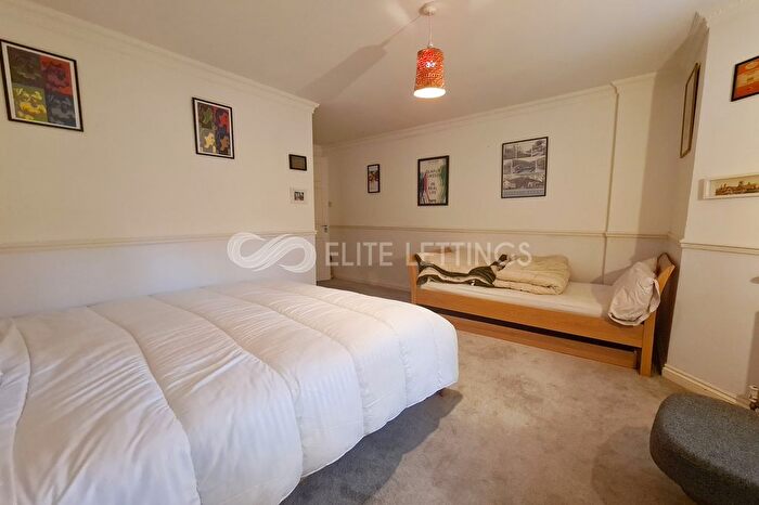2 Bedroom Flat To Rent In Durley Chine Road, Bournemouth, BH2