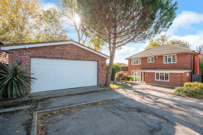 4 Bedroom Detached House For Sale In Drumaline Ridge, Worcester Park, KT4
